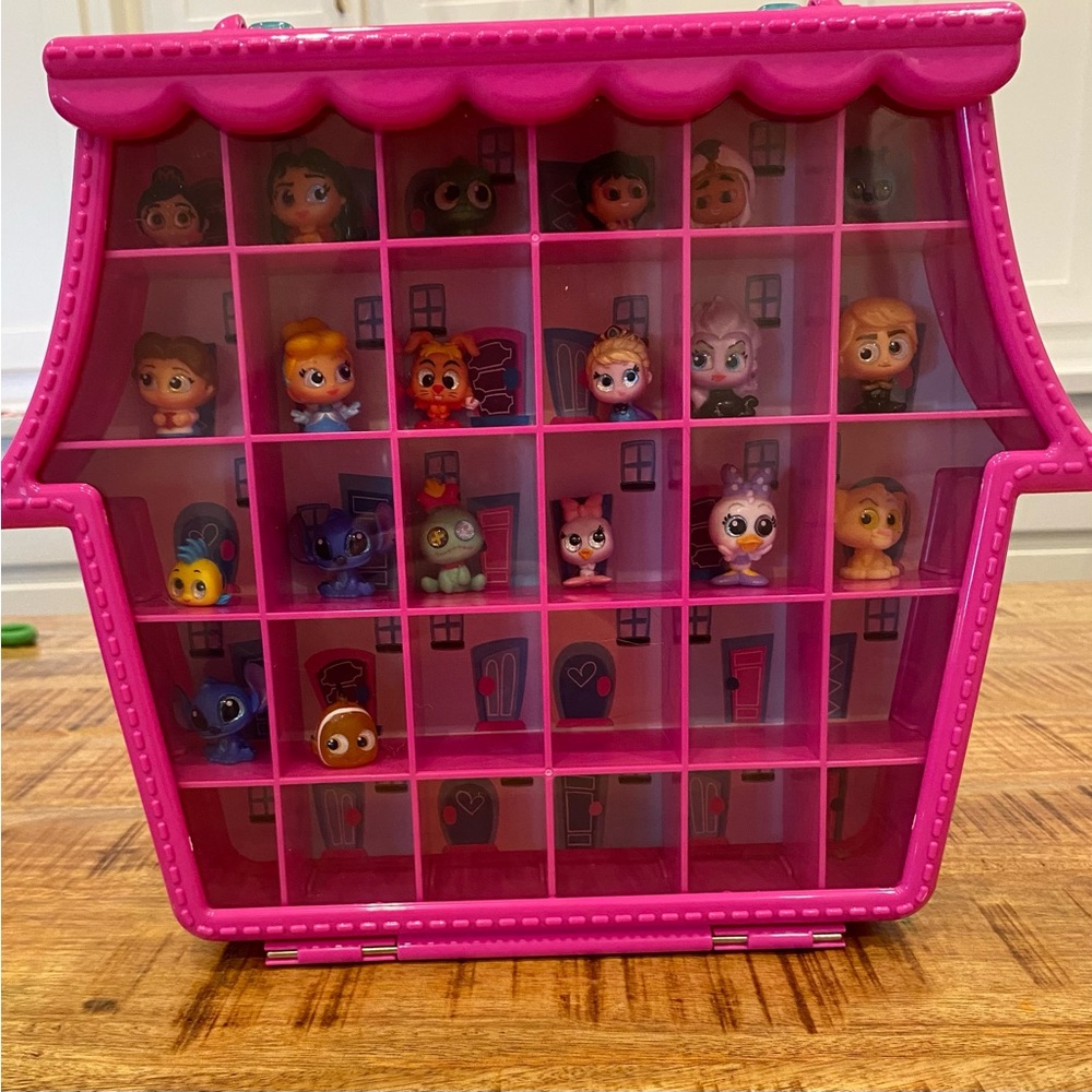 Doorables toy
